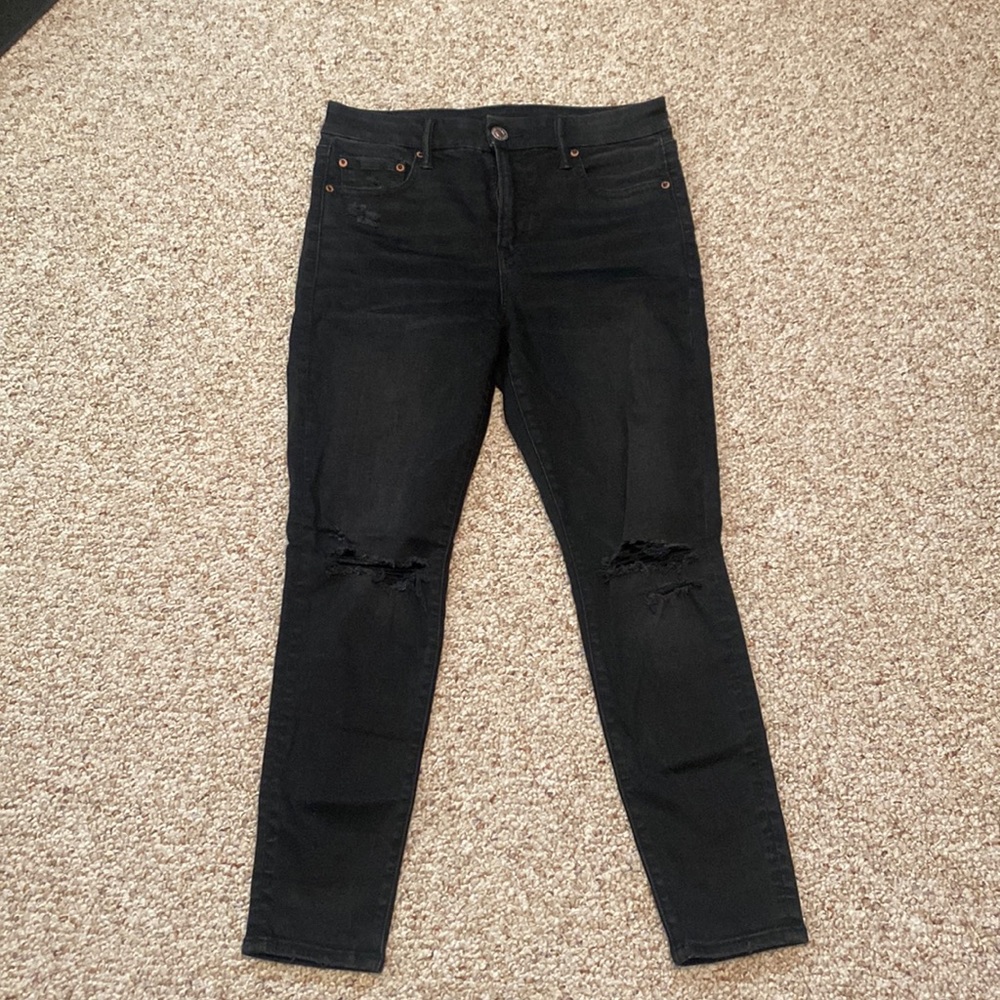 American Eagle Hi-Rise Ripped Jegging